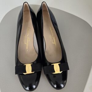 Salvatore Ferragamo Womens Shoe, Black size 9.5